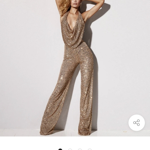 trendy & unique Pants - NWT TRENDY & UNIQUE SIZE M. JUMSUIT IN GOLD .